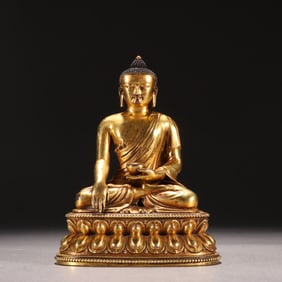 A bronze gilt Shakyamuni Buddha of the Qing Dynasty
