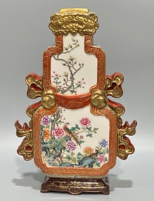 A piece of Qing Dynasty enamel color Gu Yuexuan painted gold open window flowers and birds gourd if