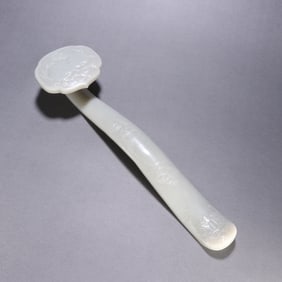 A piece of Qing Dynasty Hetian jade seed material is blessed with longevity and longevity