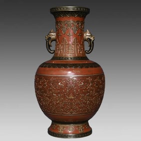 A lacquered red relief gilt silver amphora made in the Qianlong year of the Qing Dynasty