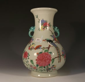 A piece of Qing Yongzheng pastel peony pomegranate amphora