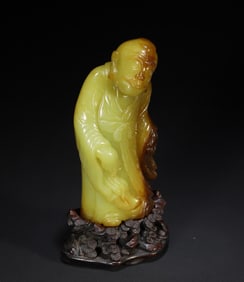 A topaz arhat ornament