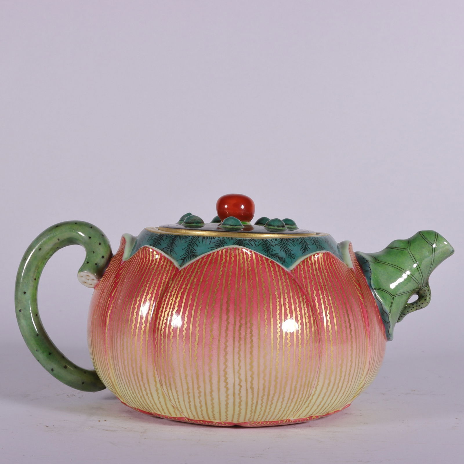 A Qianlong enamel lotus leaf painted gold pot from the Qing Dynasty (1 of 9)