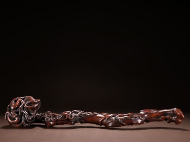 A piece of Qing Dynasty old agarwood with intertwined knots and ruyi
