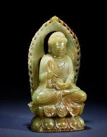 A jade Buddha ornament from the early Qing Dynasty