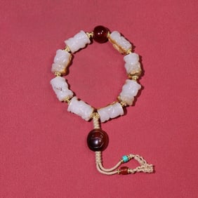 A piece of Hetian white jade seed material bracelet