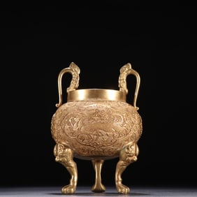 A Qing Dynasty bronze gilt chisel dragon pattern incense burner