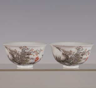A pair of pastel snow longevity cups made in the Yongzheng year of the Qing Dynasty