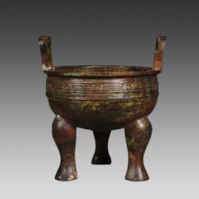 A Shang and Zhou bronze ritual vessel