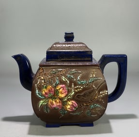 A piece of painted pointillism square palace lantern pot linen pattern
