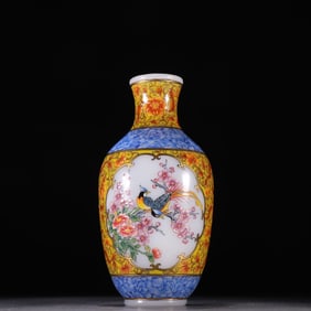 A Qing Dynasty material vessel painting enamel window flower and bird pattern vase