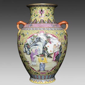 A piece of Qing Dynasty Qianlong year made in the pastel blessing in front of the eyes