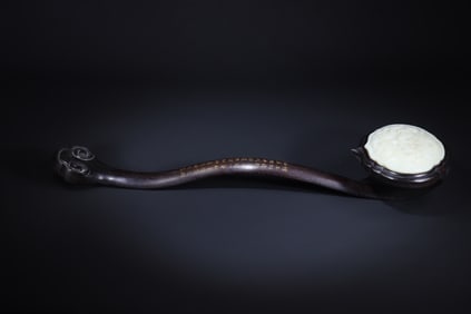 A piece of gold depiction of poetry and white jade dragon Ruyi ornament