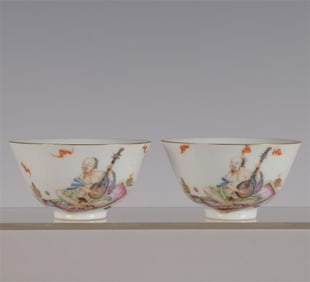 A pair of Qing Dynasty Yongzheng imperial pastel coat picture secretly engraved fish algae pattern