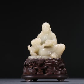 A Qing Dynasty Hetian jade seed material Luohan Rui beast ornament