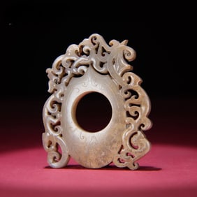 A piece of Hetian Yusheng pit is full of dragons and phoenixes, and the chicken heart is admired