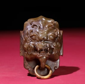 A beast-faced ring buckle of the war man