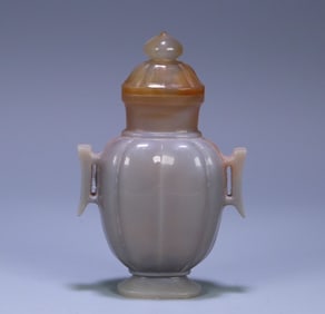An old agate melon prism bottle from the Qing Dynasty