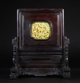 A piece of Hetian jade topaz from the Qing Dynasty wears a flower dragon interstitial