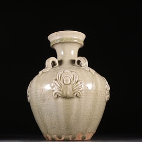 A Xiangzhou kiln applique vase from the Sui Dynasty