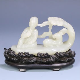 A piece of the Qing Dynasty's red sandalwood and Tianyu character story ornaments
