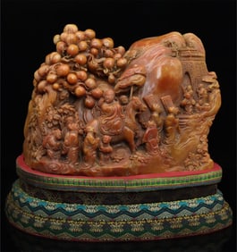 A piece of Wuchang's Shoushan Shitian Huangshi carving walking ornament