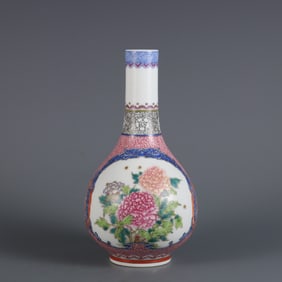 A carmine color window enamel color floral pattern gall bottle made in the Qianlong year of the Qing