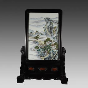 A landscape porcelain plate from the Qing Dynasty interstitial