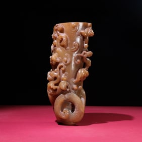 A piece of white jade full of earth, Qin Qin, dragon horn cup