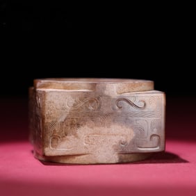 A piece of Hetian Yusheng pit is full of Qin Yucong