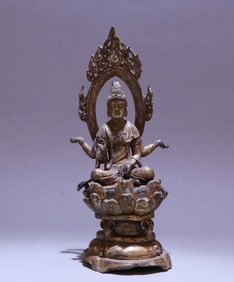 A bronze gilt statue of the Liao Dynasty