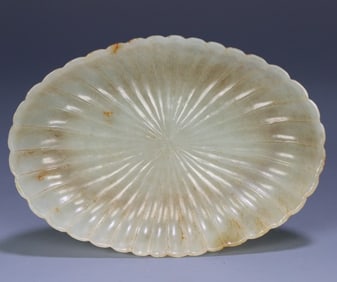 A piece of Hetian jade lotus leaf wash from the Qing Dynasty