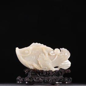 A Hetian jade fish ornament from the Qing Dynasty