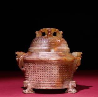 A piece of the Han Dynasty's Tuqin Red Qin Jade Noble Gu Wen Kaoru: The Tuqin red jade nobleman of the war Han Dynasty Gu Wenxun Size: 150x145x120W:769.4g (The Dimensions Of All Batches Are Manually Measured.If You Need More Detailed Information, Please Contact Our Cu