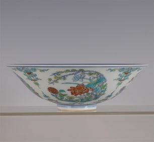 A Qing Dynasty Yongzheng year system of the four seasons of the four seasons pattern hat bowl