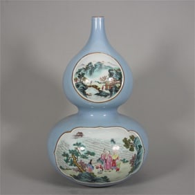 A piece of the Qing Dynasty Qianlong year of the azure glaze window character story gourd bottle