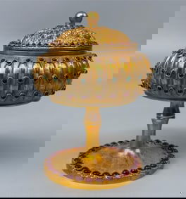 A treasure inlaid openwork smoker ornament