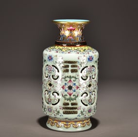 A Qing Dynasty Qianlong year of the blue glaze enamel color crocus pattern gilt delicate heart