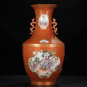 A pair of Qing Dynasty Qianlong year of the annual model pastel sand red depiction of the golden