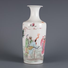 A pastel Eight Immortals birthday reward bottle made in the Yongzheng year of the Qing Dynasty