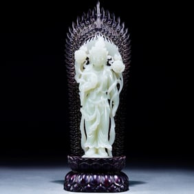 A Hetian jade Buddha ornament from the Qing Dynasty