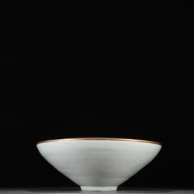 A piece of the Song Dynasty Hutian kiln wrapped with gold phoenix pattern bowl
