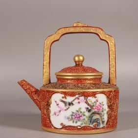 A piece of enamel color alum red carved gold window flower bird beam pot made in the Qianlong year