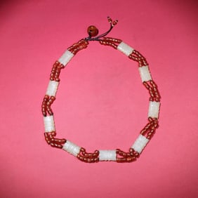 A Sengoku jade group wear necklace