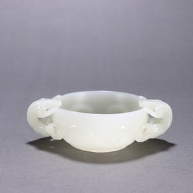 A piece of Hetian jade dragon cup from the Qing Dynasty