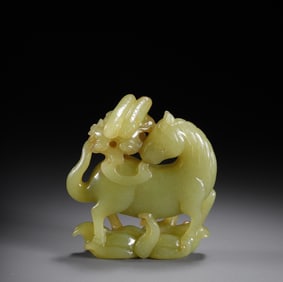 A Hetian topaz horse ornament from the Qing Dynasty