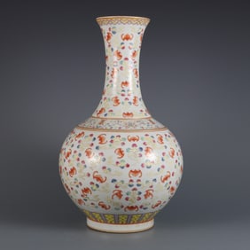 A piece of the Qing Dynasty Guangxu year of the pastel Hongfu Qitian appreciation bottle