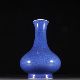 A Qing Dynasty snowflake blue glaze appreciation bottle