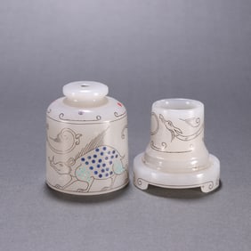A piece of Hetian jade in the Qing Dynasty pinched silver silk animal pattern wrench with a box