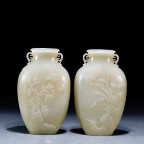 A pair of Hetian jade four gentlemen of the Qing Dynasty inserted a bottle